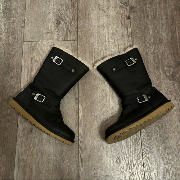 Women’s UGG Black Kensington Moto Leather Ugg Boots Size 5 - Picture 2 of 15